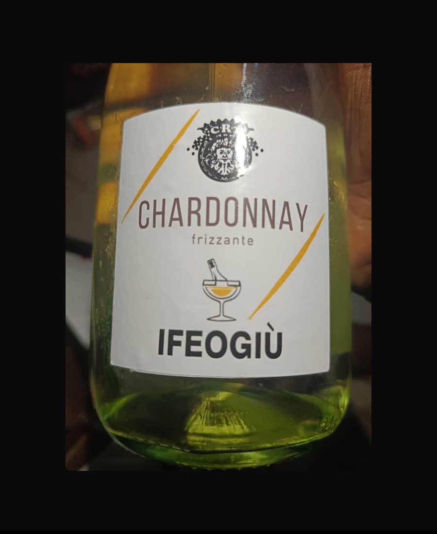 IFEOGIÙ Chardonnay Frizzante bottle