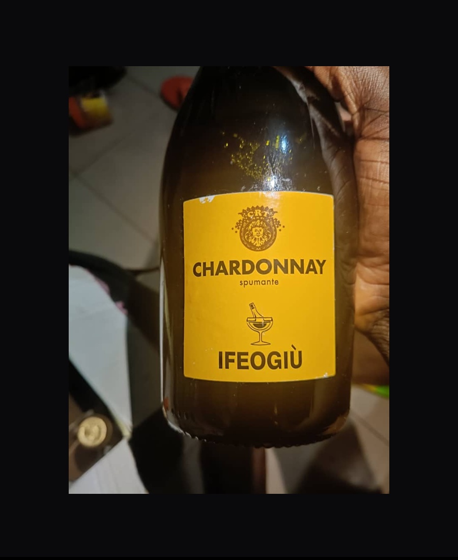 IFEOGIÙ Chardonnay Spumante bottle